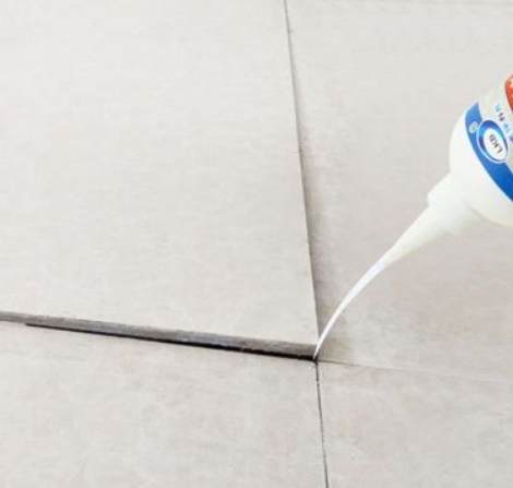 东兴瓷砖空鼓维修公司分享卫生间瓷砖脱落的原因可能有以下几点